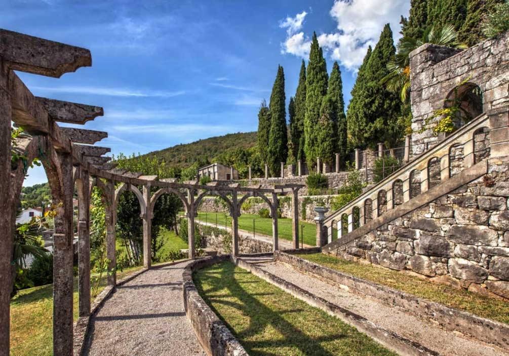 Apartman Vasanija Opatija Bagian luar foto